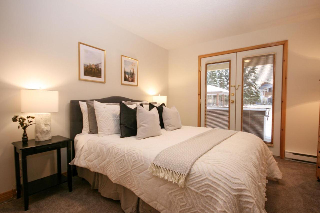 Crystal Forest 2Br Ski In Ski Out With Private Hot Tub Sun Peaks Bagian luar foto
